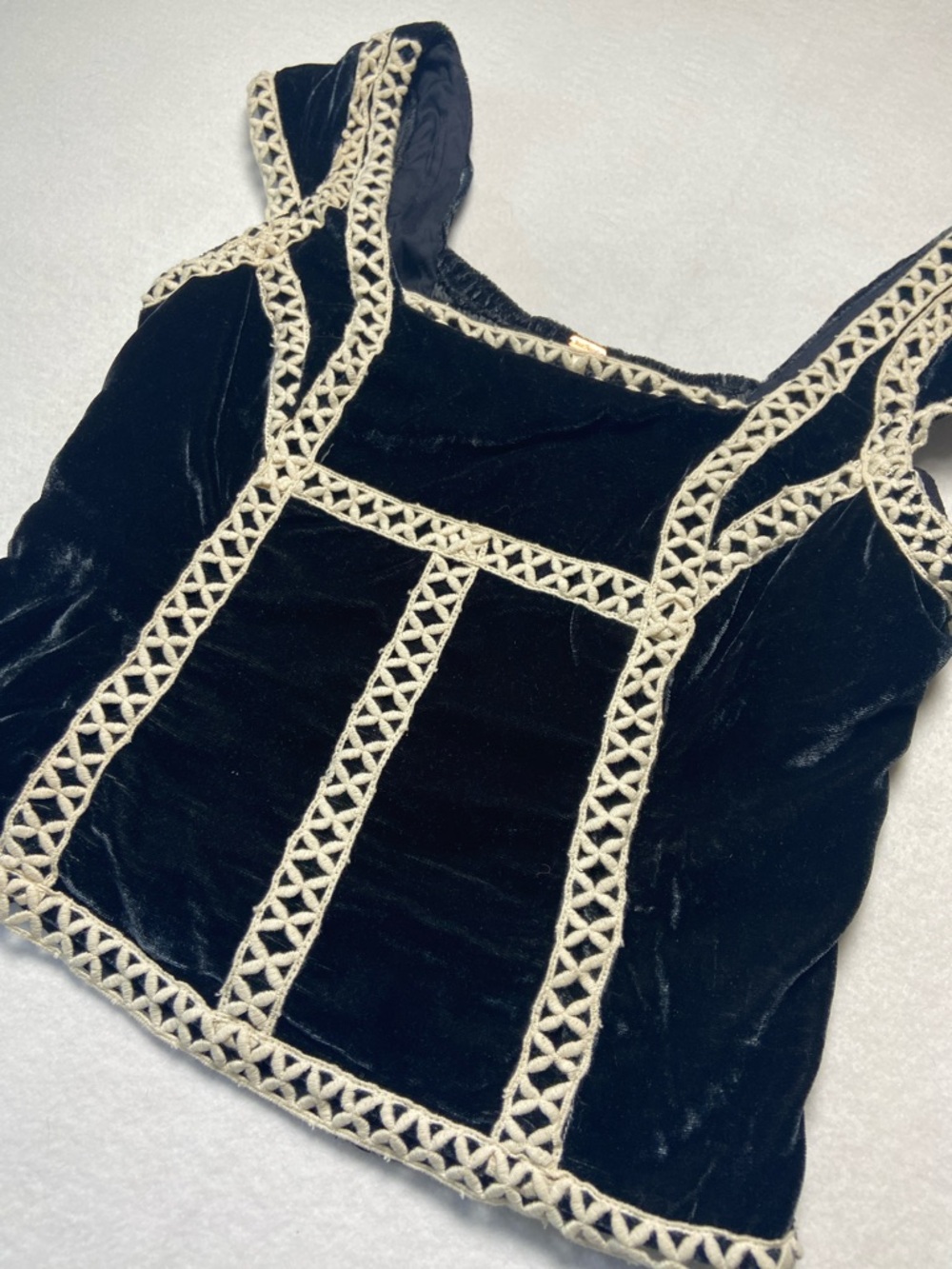 Free People Tyler Velvet‎ Smocked Black Cropped Top NWT XS Crochet Ren Faire - Picture 4 of 16